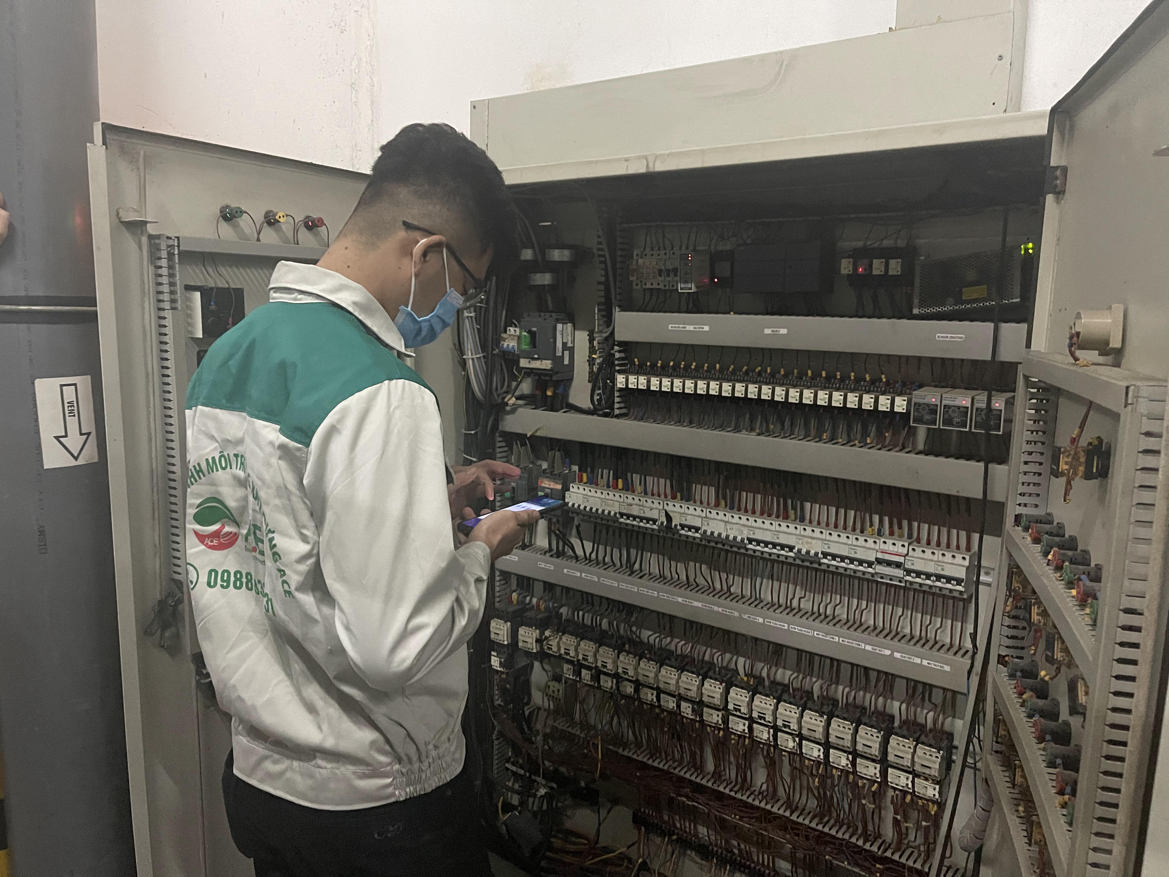  Tủ Điện Hệ Thống Xử Lý Nước Thải Tòa Nhà