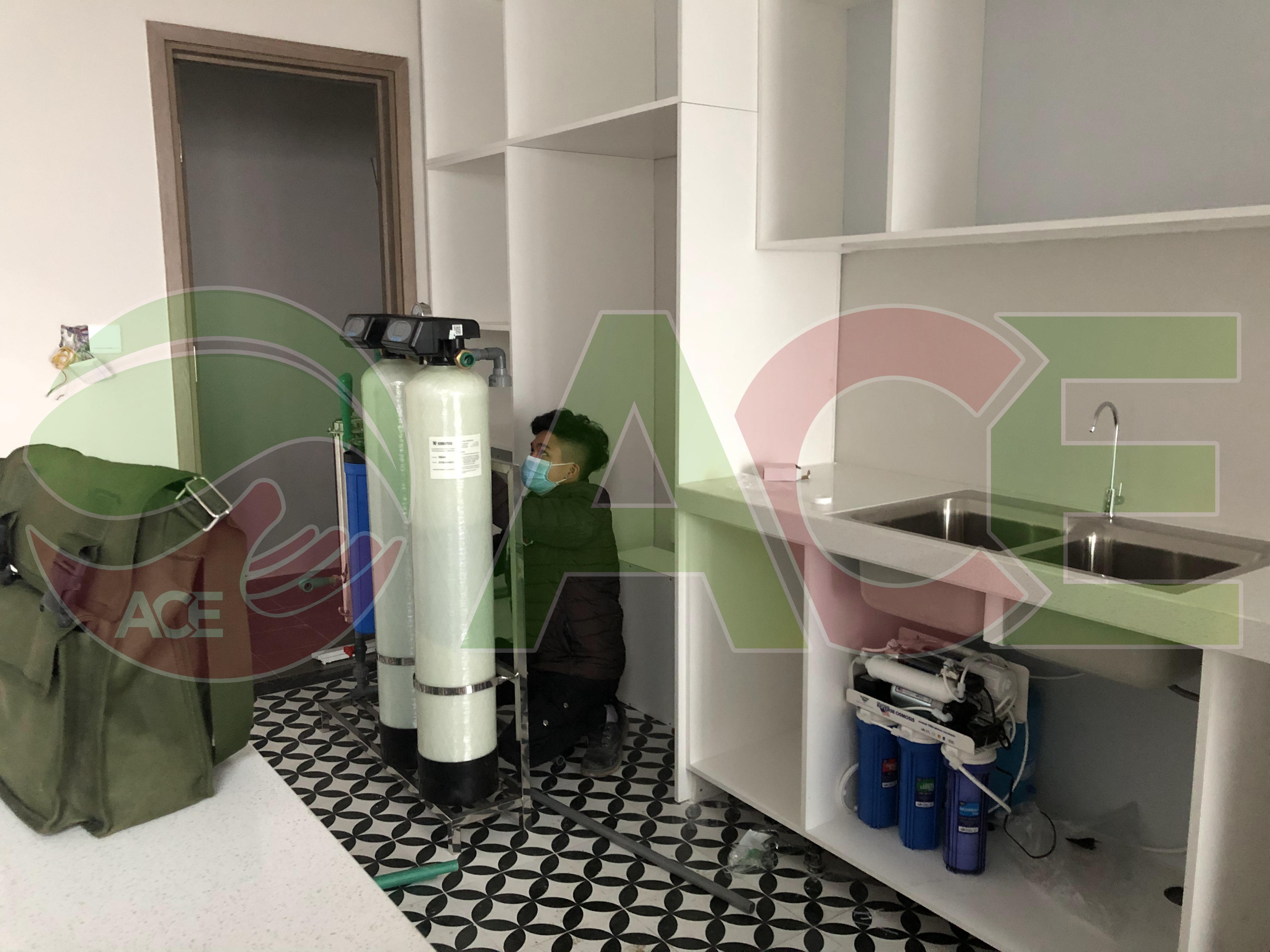Máy lọc nước tổng kết hợp UV diệt khuẩn