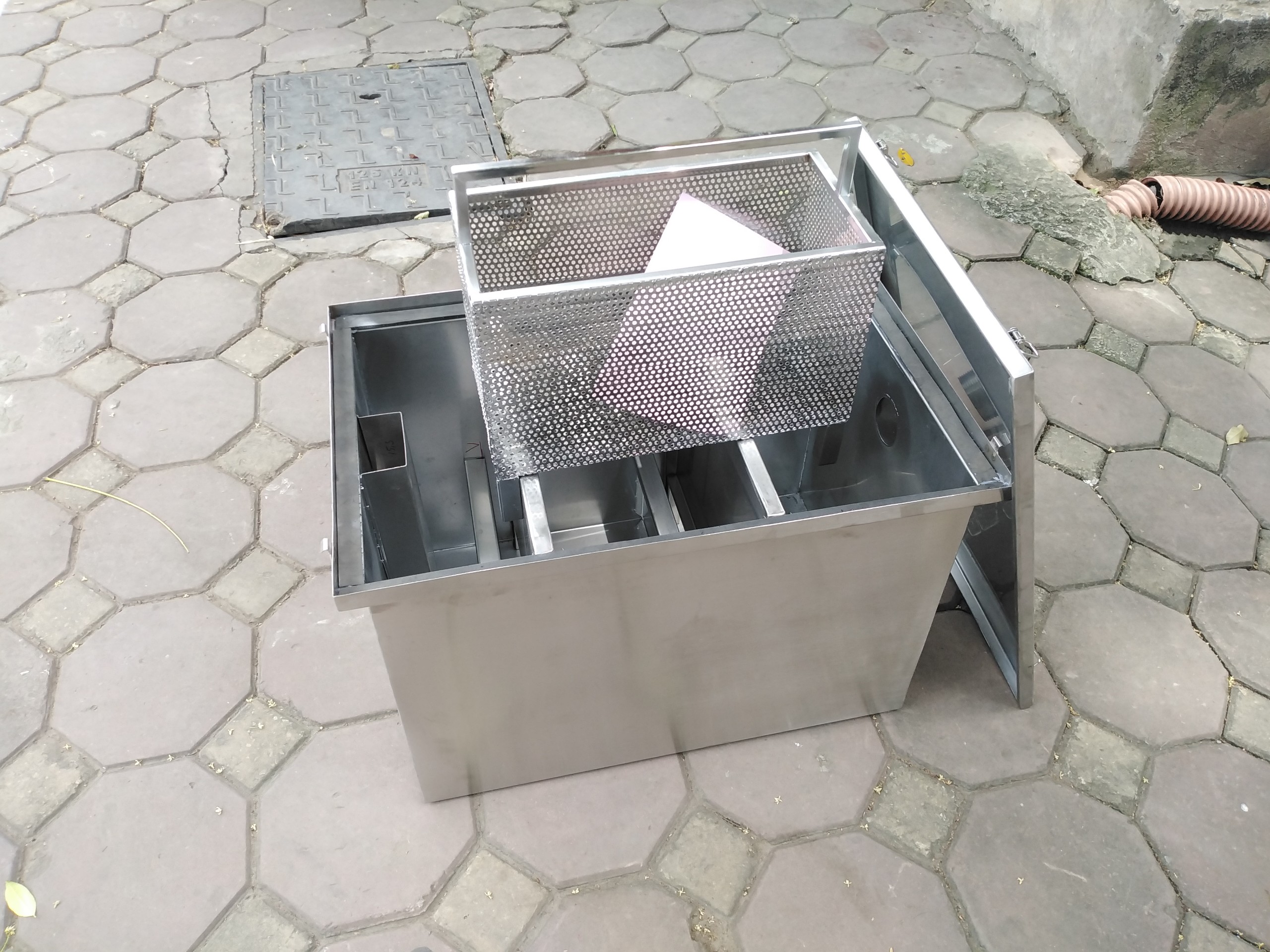 Thiết bị xử lý tách dầu mỡ gia đình