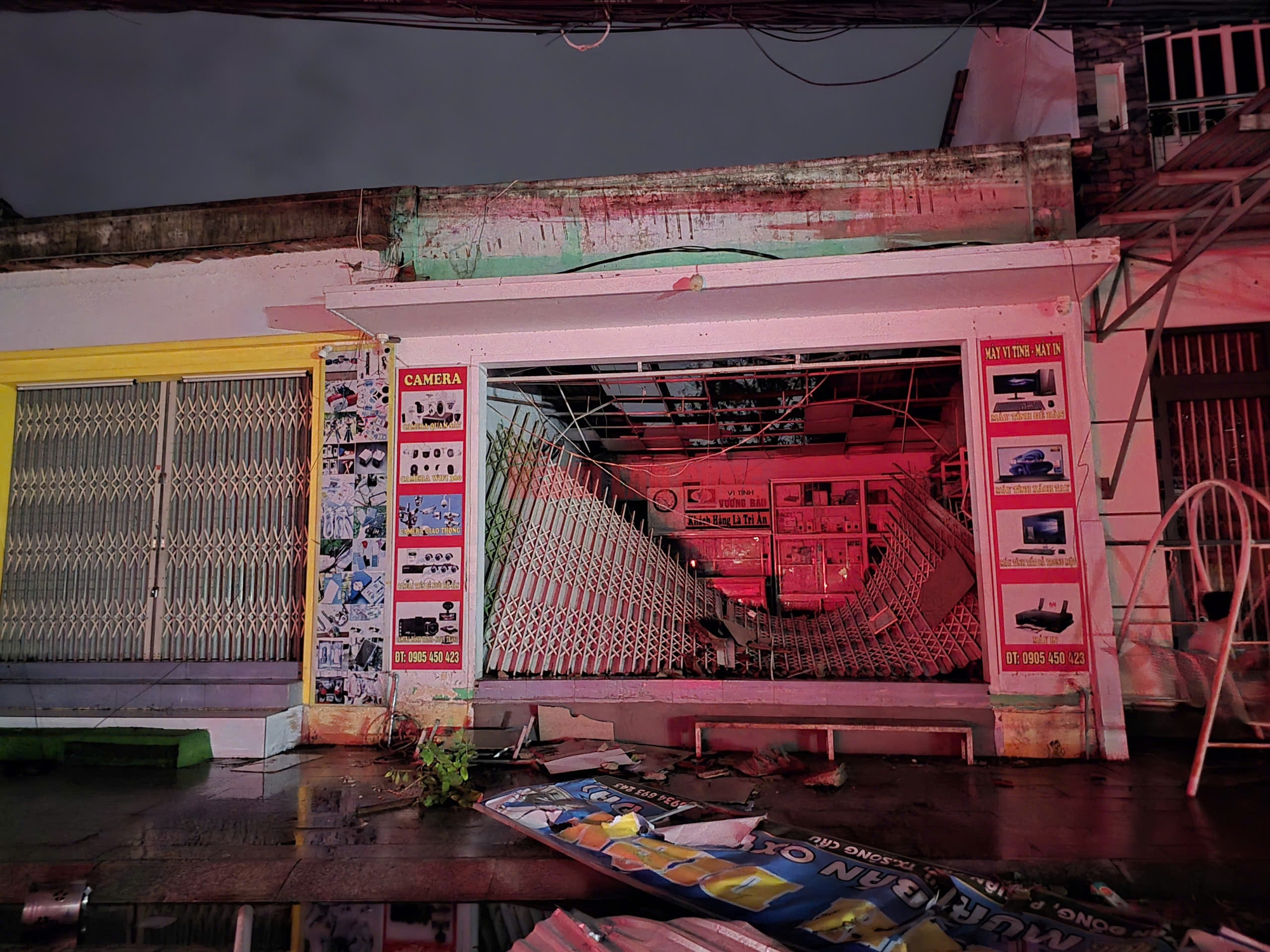 CẬP NHẬT: Bão số 13 đang tiến gần Quy Nhơn với sức gió giật cấp 17. Miền Trung gấp rút ứng phó 